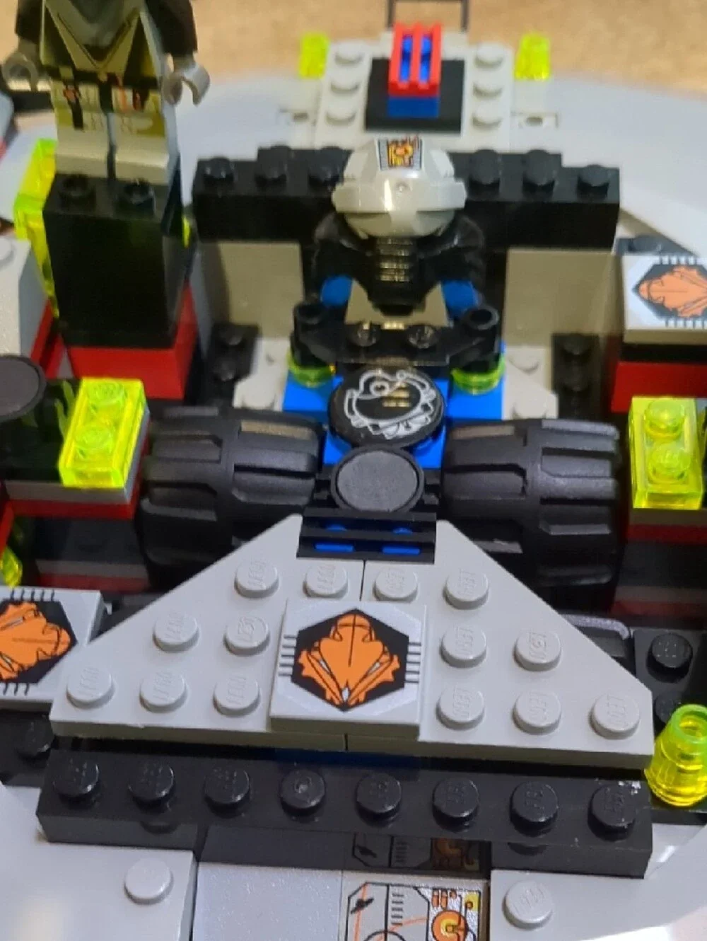 Lego 6575-1 Alien Avenger - Complete + Extra Minifig - Gray and Neon - RARE